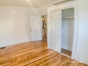 13 Higgins St, Unit A in Boston, MA - Foto de edificio - Building Photo