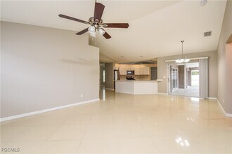 916 SE 33rd Terrace in Cape Coral, FL - Building Photo - Building Photo