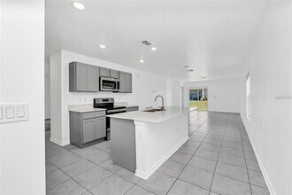1949 Traverse Wy in Kissimmee, FL - Building Photo - Building Photo