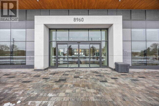 8960 Jane St in Vaughan, ON - Building Photo - Building Photo