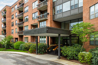 Nahanton Woods Condominiums in Newton Center, MA - Building Photo - Building Photo