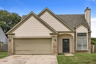 2500 Coldstream Dr in Fort Worth, TX - Building Photo