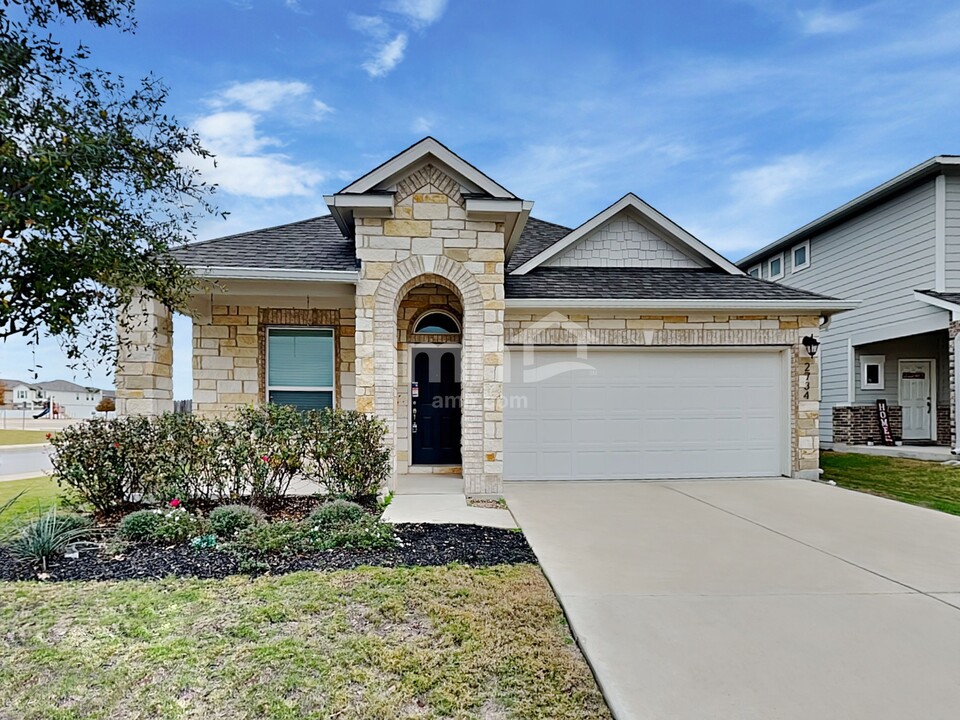 2734 Brogan Creek in New Braunfels, TX - Building Photo