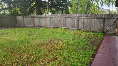 218 65th St in Springfield, OR - Building Photo - Building Photo