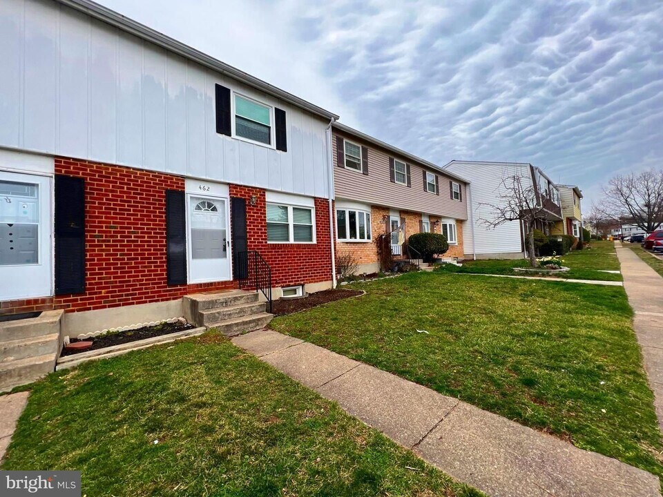 462 Long Towne Ct in Glen Burnie, MD - Building Photo