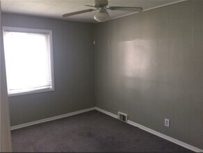 941 Cypress Way in Glassport, PA - Foto de edificio - Building Photo