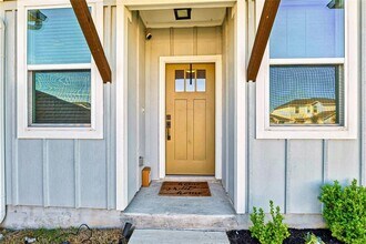 501 Peace Dr in Liberty Hill, TX - Building Photo - Building Photo