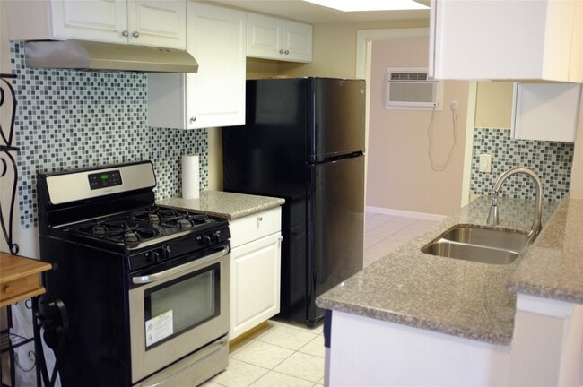 6310 French Chateau Dr in Houston, TX - Building Photo - Building Photo