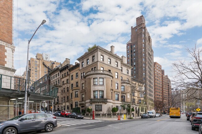 25 Riverside Drive in New York, NY - Building Photo - Building Photo