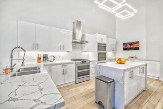 192 Kavenish Dr in Rancho Mirage, CA - Building Photo - Building Photo