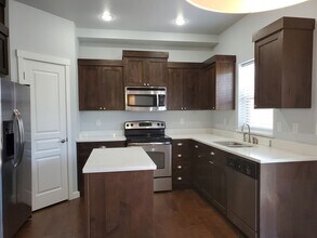 8779 W Pine Valley Ln in Boise, ID - Building Photo - Building Photo