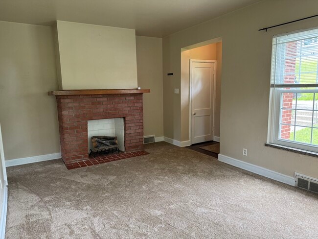 property at 1505 Ravinia Rd