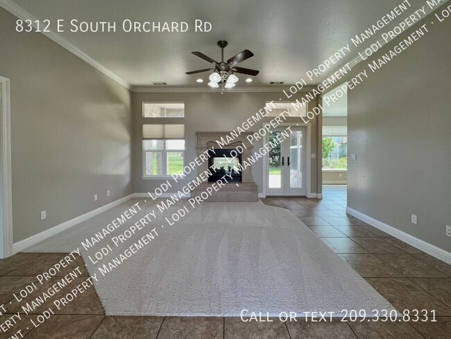 8312 E Orchard Rd in Acampo, CA - Building Photo - Building Photo
