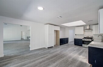 619 River Plantation Dr in Conroe, TX - Foto de edificio - Building Photo