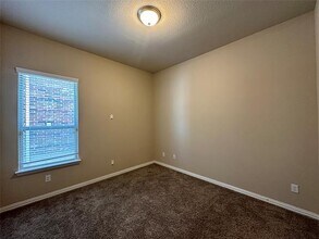 2010 Sorrento Ln in Lewisville, TX - Foto de edificio - Building Photo