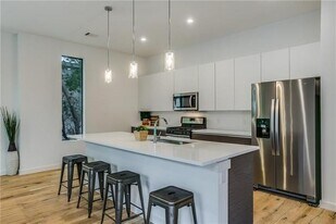 2619 Kimsey Dr in Dallas, TX - Building Photo