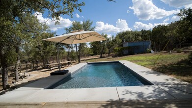 124 S Rainbow Ranch Rd in Wimberley, TX - Building Photo - Building Photo