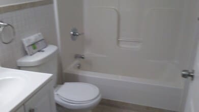 1426 NY-52, Unit 3 in Loch Sheldrake, NY - Building Photo - Building Photo