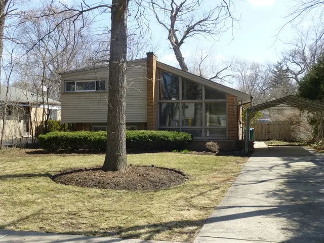 1261 Cavell Ave in Highland Park, IL - Building Photo