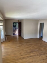 2433 Front St, Unit Upstairs 2 Bed 1 Bath in San Diego, CA - Building Photo - Building Photo