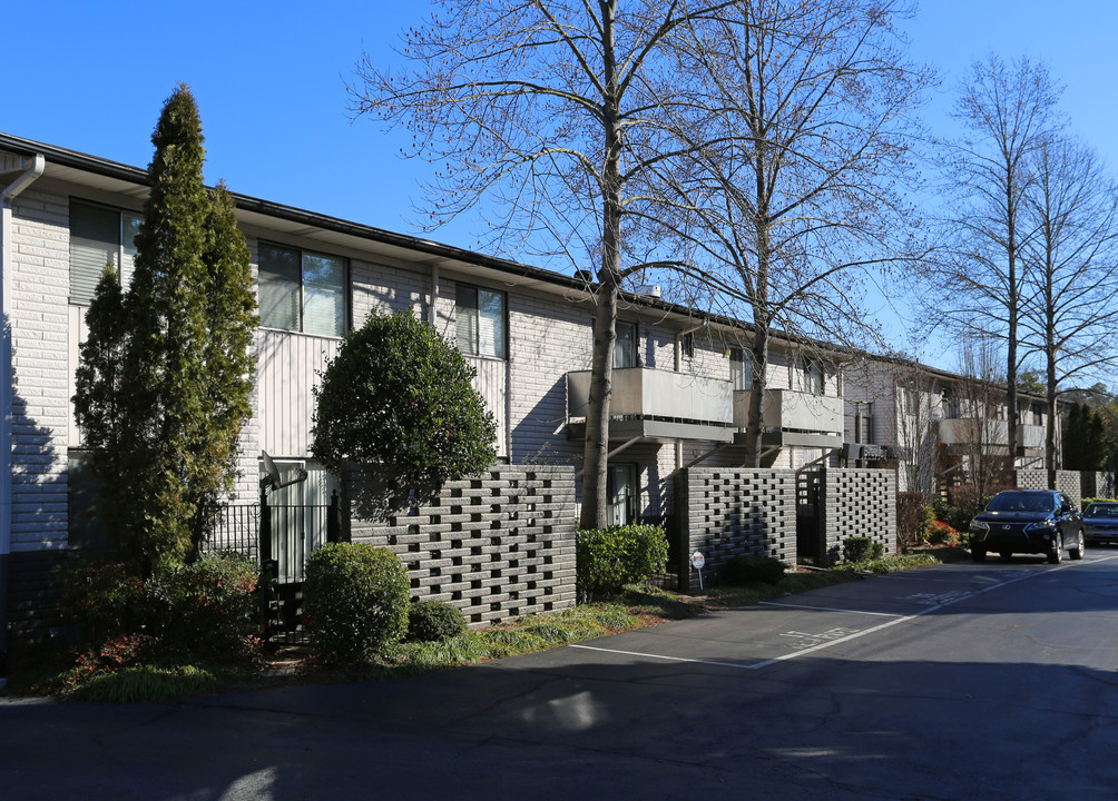 Bradley House in Atlanta, GA - Building Photo