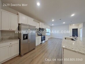 2429 Dakota Wy in Crestview, FL - Building Photo - Building Photo