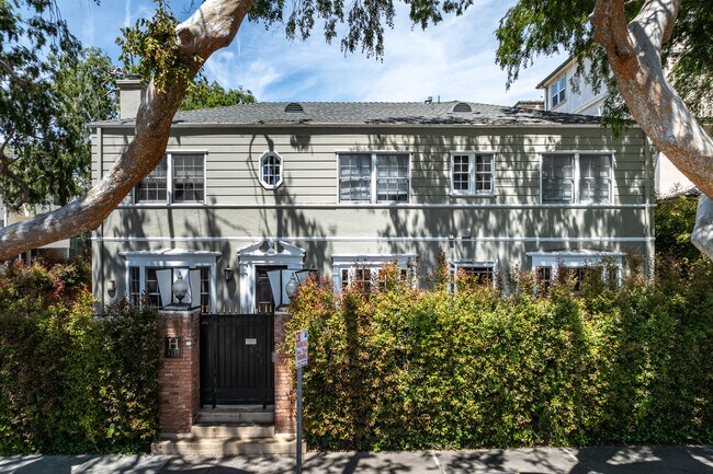8135 Norton Ave in West Hollywood, CA - Building Photo - Building Photo