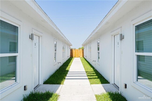 9 Rafael Dr in San Juan, TX - Building Photo - Building Photo