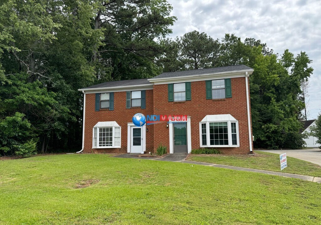 1869 McElvaney Ln NW in Lawrenceville, GA - Foto de edificio