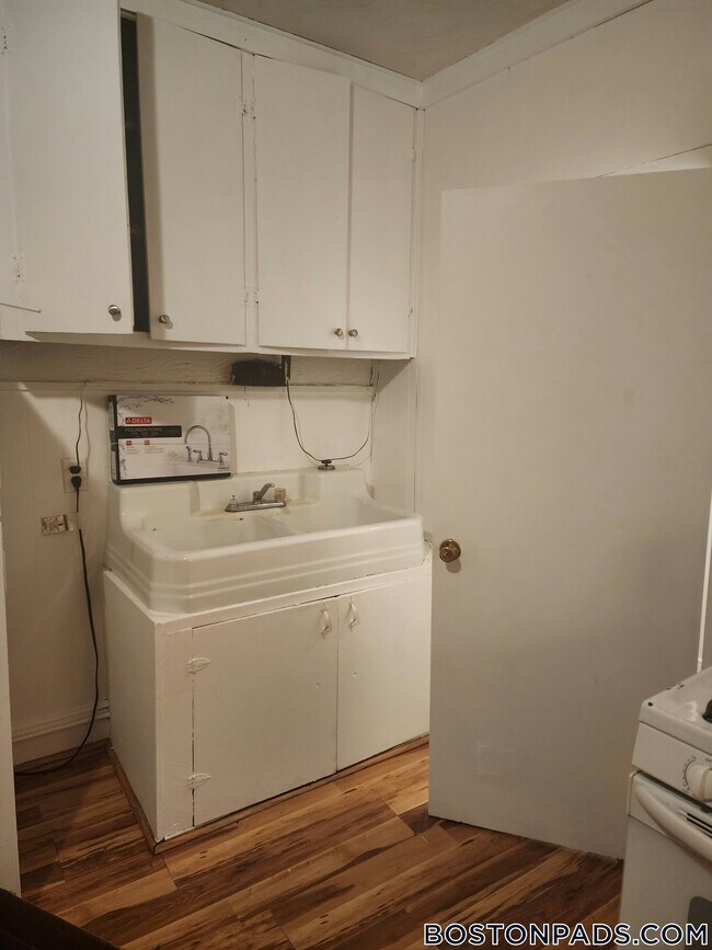 49 Everett St in Boston, MA - Building Photo - Building Photo