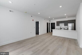 3045-51 Richmond St, Unit 504 in Philadelphia, PA - Foto de edificio - Building Photo