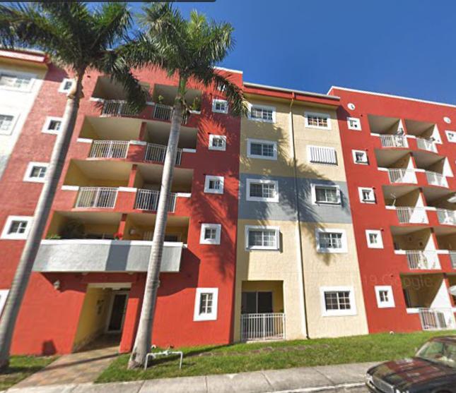 21 E 3rd St in Hialeah, FL - Building Photo
