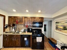 352 Main St, Unit 2 in Medford, MA - Building Photo