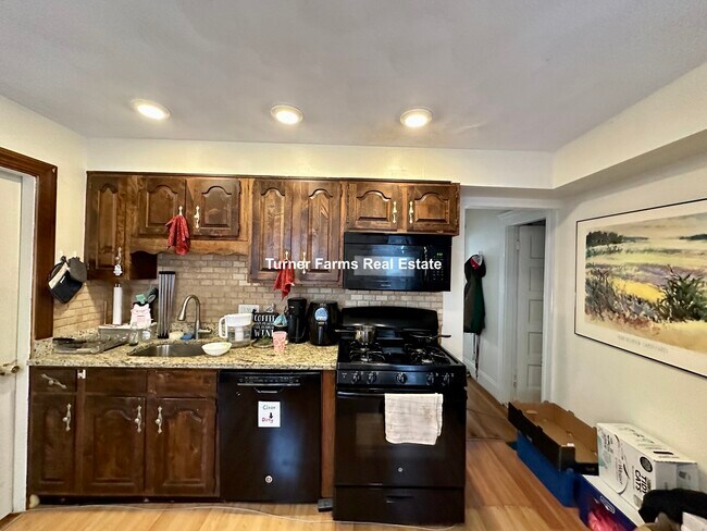 352 Main St, Unit 2