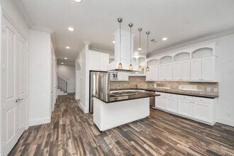 4250 Drake St in Houston, TX - Building Photo - Building Photo