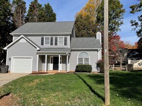 6200 Millwright Court in Greensboro, NC - Foto de edificio - Building Photo