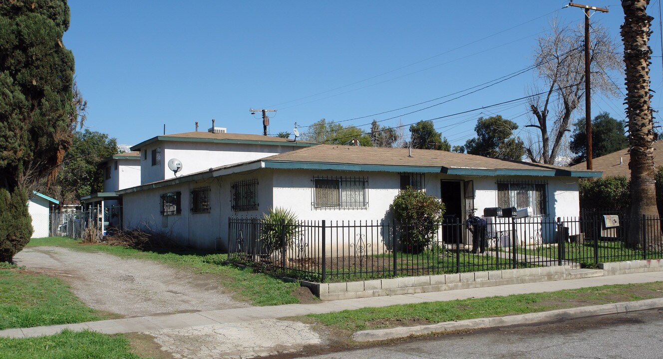 724 W 17th St in San Bernardino, CA - Building Photo