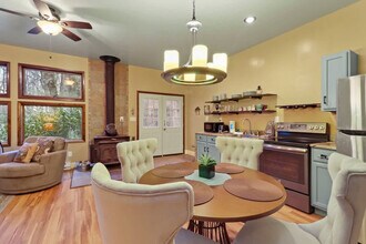 364 Locust Ridge Rd in Beech Mountain, NC - Building Photo - Building Photo