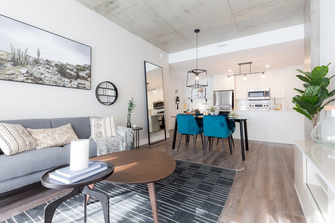 Central Rosemont in Montréal, QC - Building Photo