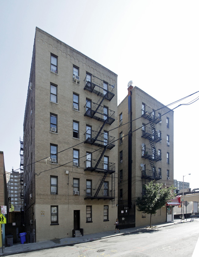 351 E 152nd St in Bronx, NY - Building Photo - Building Photo