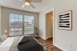 The Courtyard in Garland, TX - Foto de edificio - Building Photo