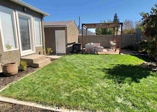 1696 140th Ave in San Leandro, CA - Building Photo - Building Photo