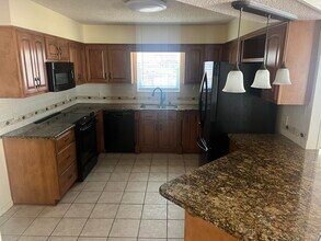 129 12th Ave in Shalimar, FL - Foto de edificio - Building Photo