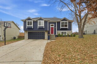 11516 N Windsor Ave in Kansas City, MO - Building Photo