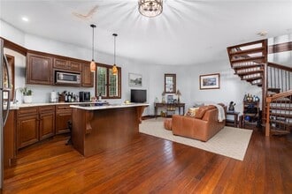 216 Gray Craig Rd in Middletown, RI - Building Photo - Building Photo