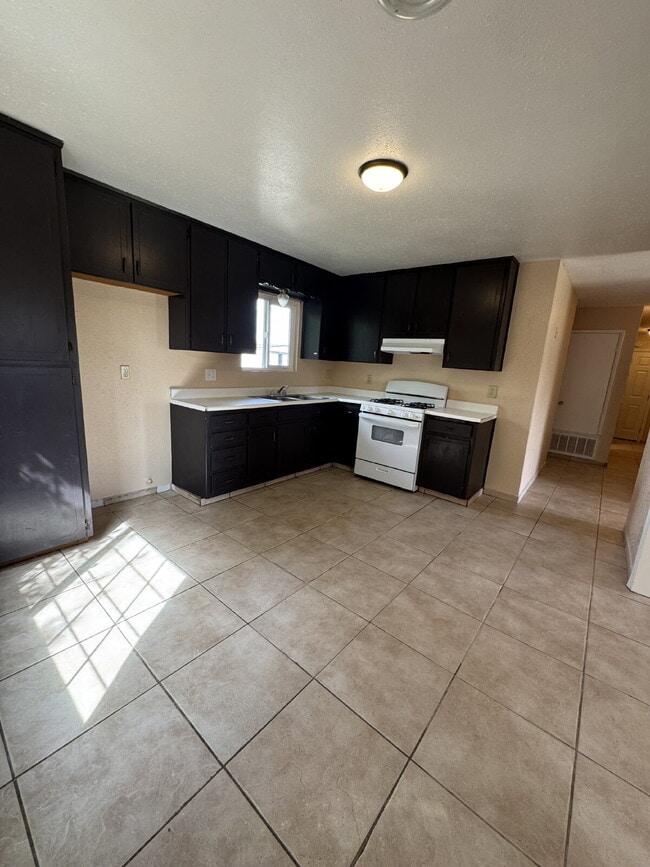 9538 North Ave in Planada, CA - Building Photo - Building Photo