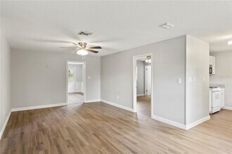 36124 E Spring Lake Blvd in Fruitland Park, FL - Building Photo - Building Photo