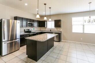 6873 S Blue Hills Dr in Buckeye, AZ - Building Photo - Building Photo
