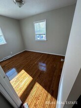 6646 Maywood Ave-Unit -A in Raytown, MO - Foto de edificio - Building Photo