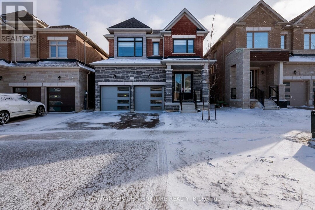 5 Sassafras Rd in Springwater, ON - Building Photo